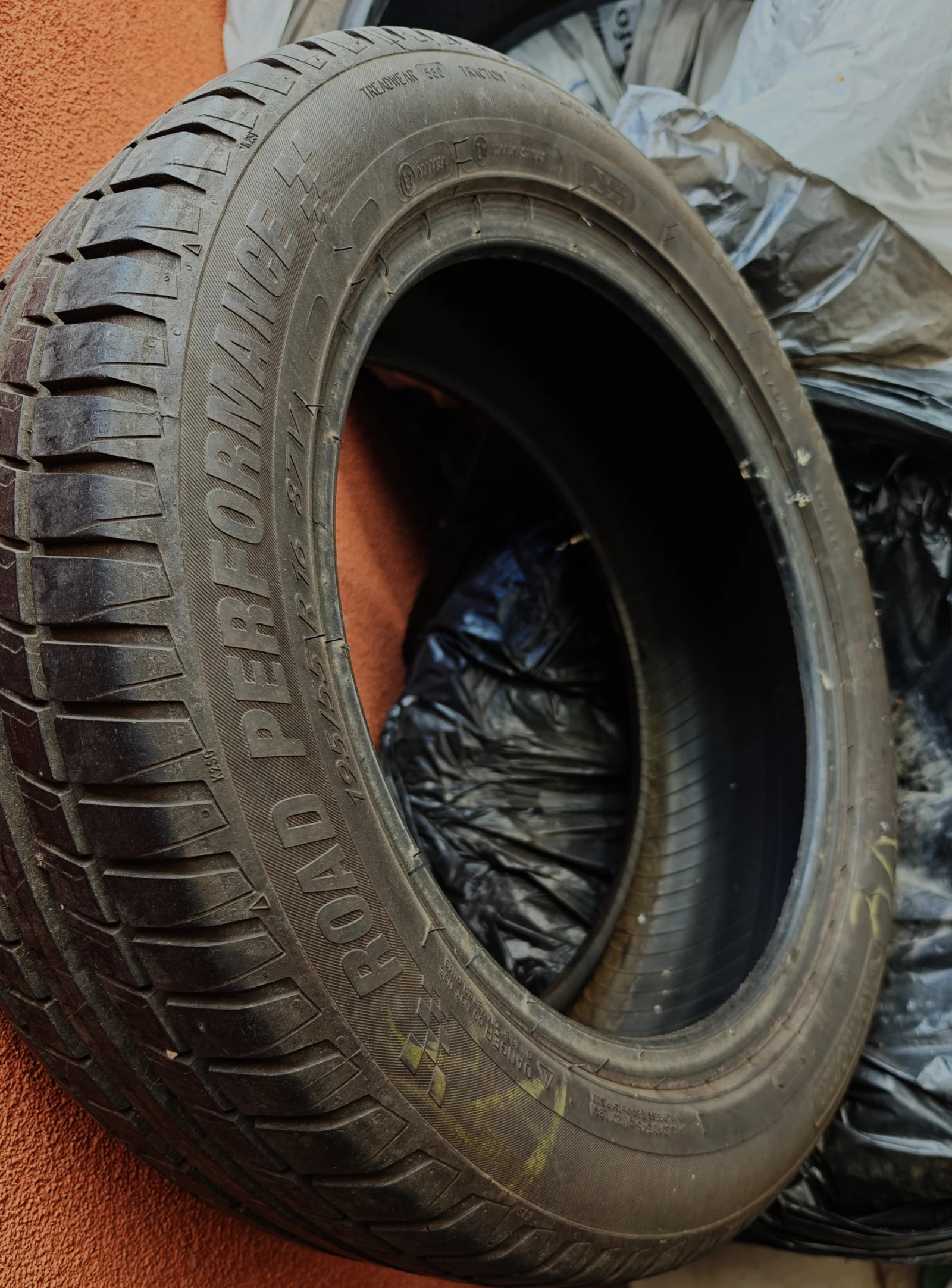 Гуми Летни 195/55R16, снимка 4 - Гуми и джанти - 54770452