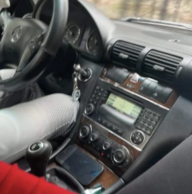 Mercedes-Benz C 200, снимка 5
