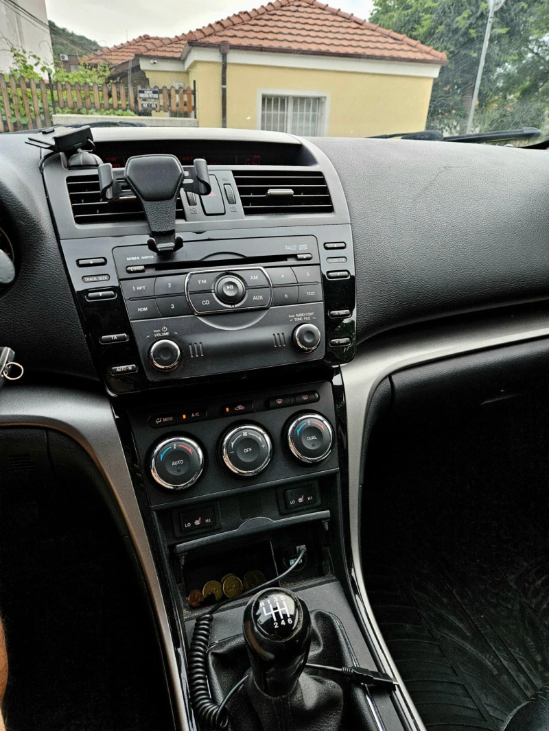 Mazda 6 2.2 CD, снимка 13 - Автомобили и джипове - 47933770