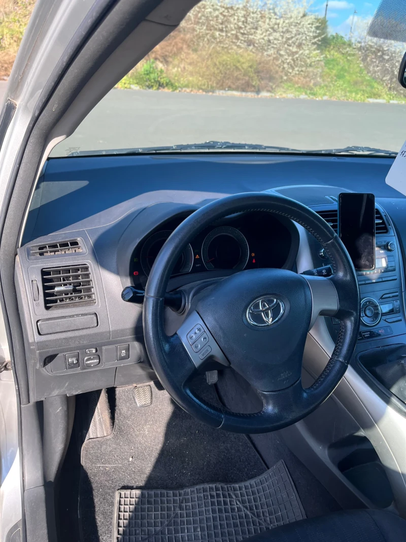 Toyota Auris Топ техническо състояние, снимка 7 - Автомобили и джипове - 48615406