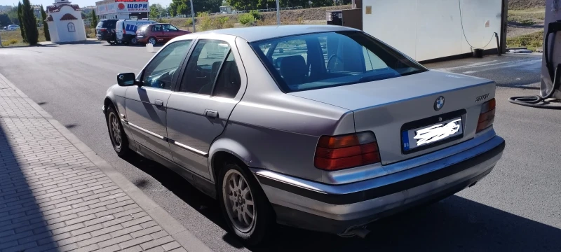 BMW 318 Е36, снимка 5 - Автомобили и джипове - 48640913