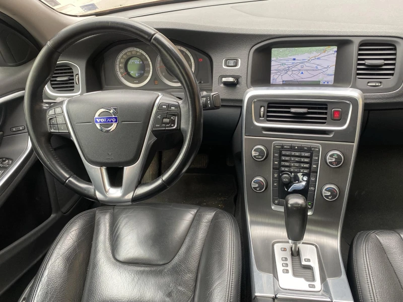 Volvo S60 D5 ОТЛИЧЕН АВТОМАТ D5, снимка 14 - Автомобили и джипове - 49530916