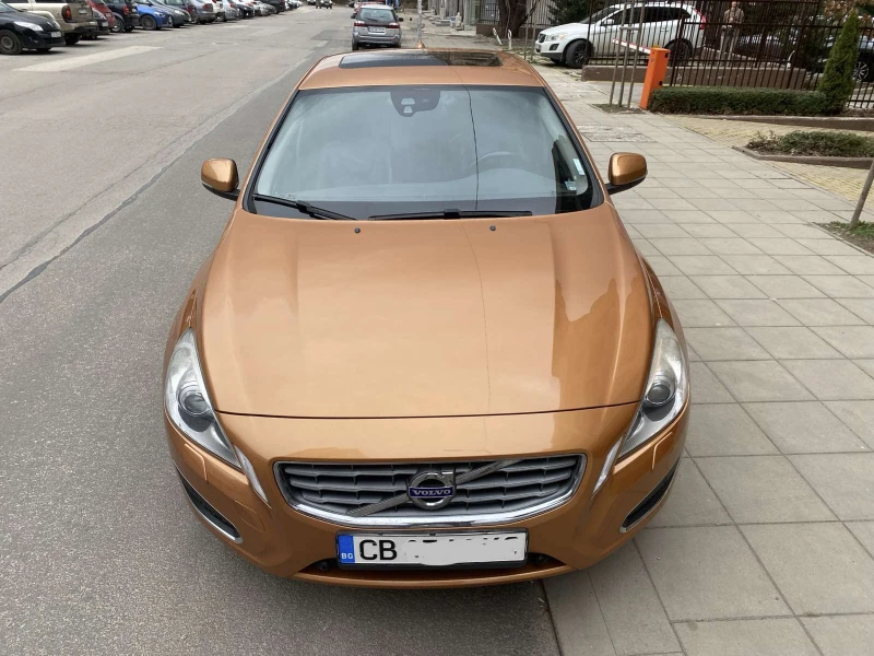 Volvo S60 D5 ОТЛИЧЕН АВТОМАТ D5, снимка 2 - Автомобили и джипове - 49530916