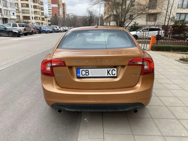 Volvo S60 D5 ОТЛИЧЕН АВТОМАТ D5, снимка 10 - Автомобили и джипове - 49530916