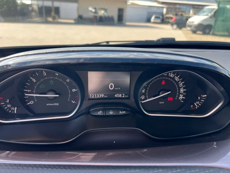 Peugeot 2008 1.2i Navi Лизинг, снимка 11 - Автомобили и джипове - 51613582