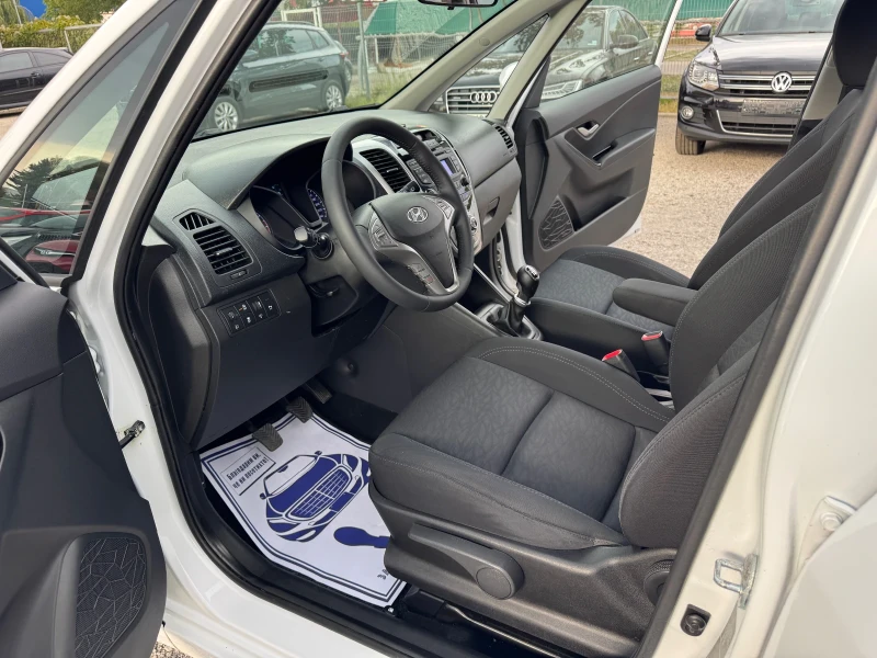 Hyundai Ix20 1.6i BlueDrive, снимка 9 - Автомобили и джипове - 51670196