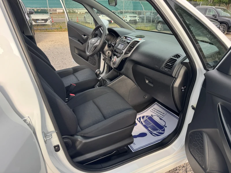 Hyundai Ix20 1.6i BlueDrive, снимка 13 - Автомобили и джипове - 51670196