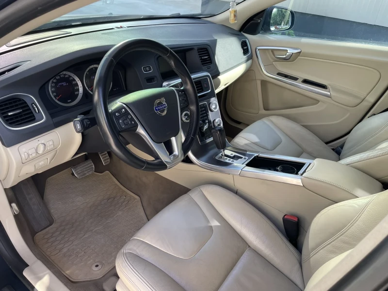 Volvo S60 2.4* BiTurbo* 205к.с* кожа* автомат* BiXenon, снимка 5 - Автомобили и джипове - 52393618