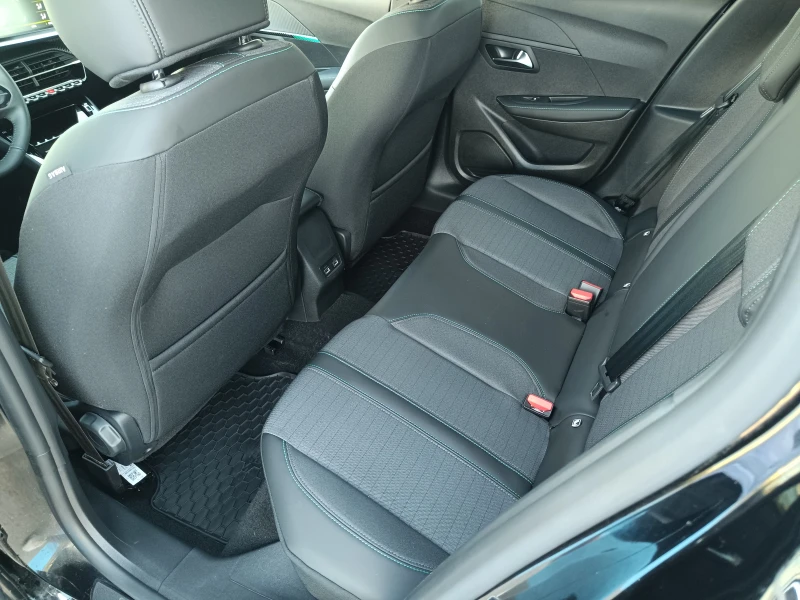 Peugeot 208 1.2 PureTech | GT-Line, снимка 15 - Автомобили и джипове - 51950670
