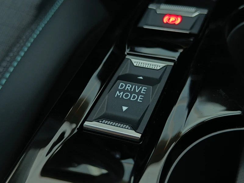 Peugeot 208 1.2 PureTech | GT-Line, снимка 9 - Автомобили и джипове - 51950670