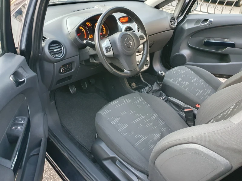 Opel Corsa 1.2i - 4ЦИЛИНДЪРА, снимка 11 - Автомобили и джипове - 52124799