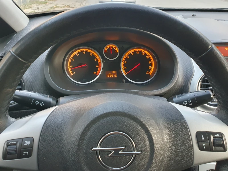 Opel Corsa 1.2i - 4ЦИЛИНДЪРА, снимка 16 - Автомобили и джипове - 52124799
