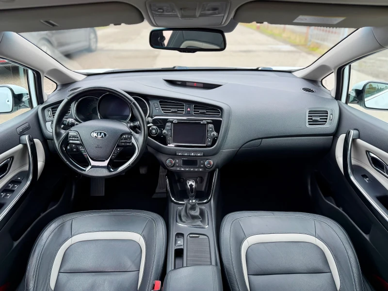 Kia Ceed 1.6 Premium Кожа Нави 118хил Км Сервизна История, снимка 12 - Автомобили и джипове - 52297405