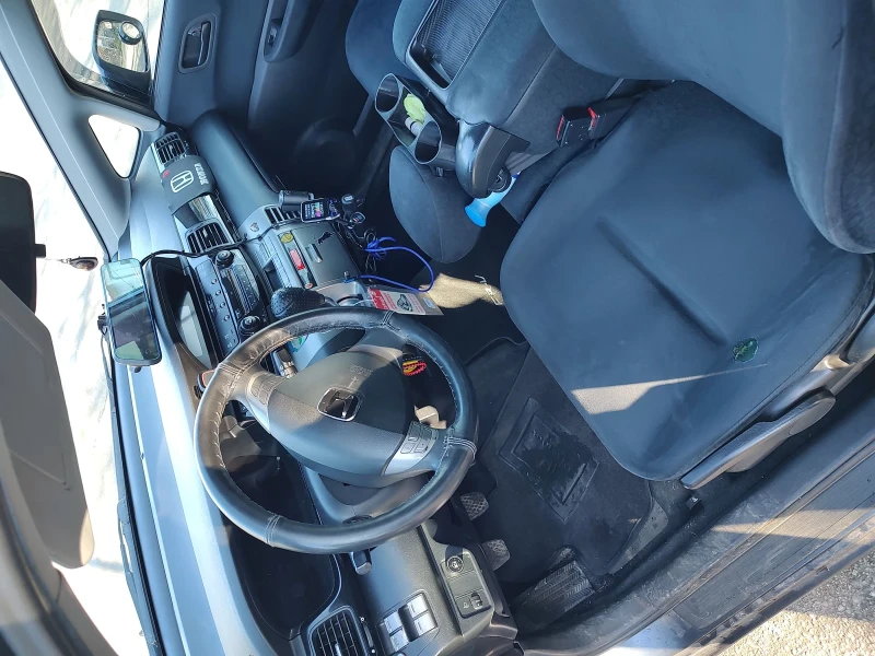 Honda Fr-v, снимка 8 - Автомобили и джипове - 52848658