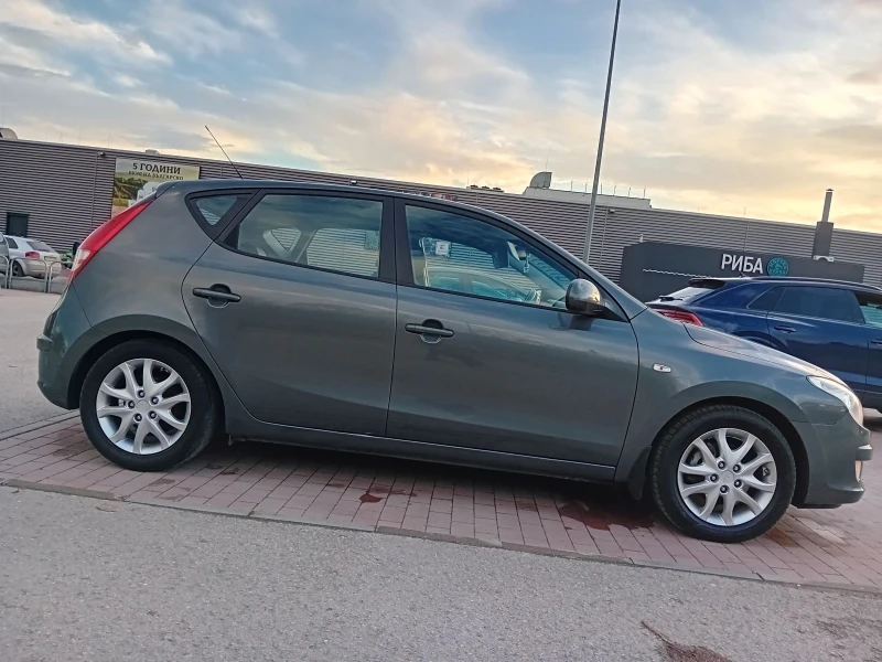 Hyundai I30 1.6i 126kc G4FC 16V , снимка 4 - Автомобили и джипове - 52889231