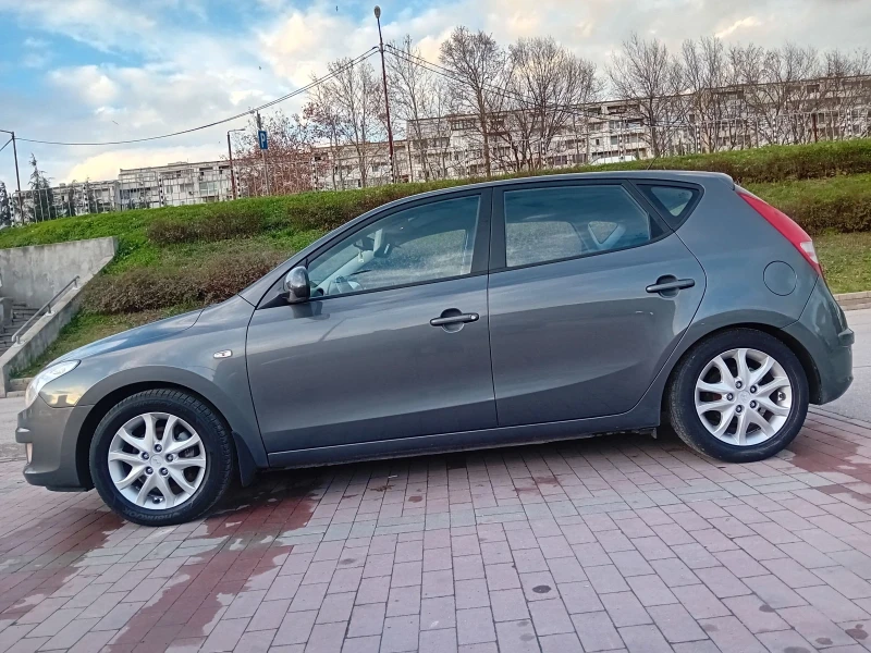 Hyundai I30 1.6i 126kc G4FC 16V , снимка 3 - Автомобили и джипове - 52889231