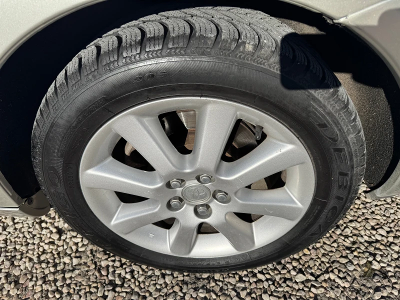 Toyota Avensis 6скорости, снимка 11 - Автомобили и джипове - 52938275