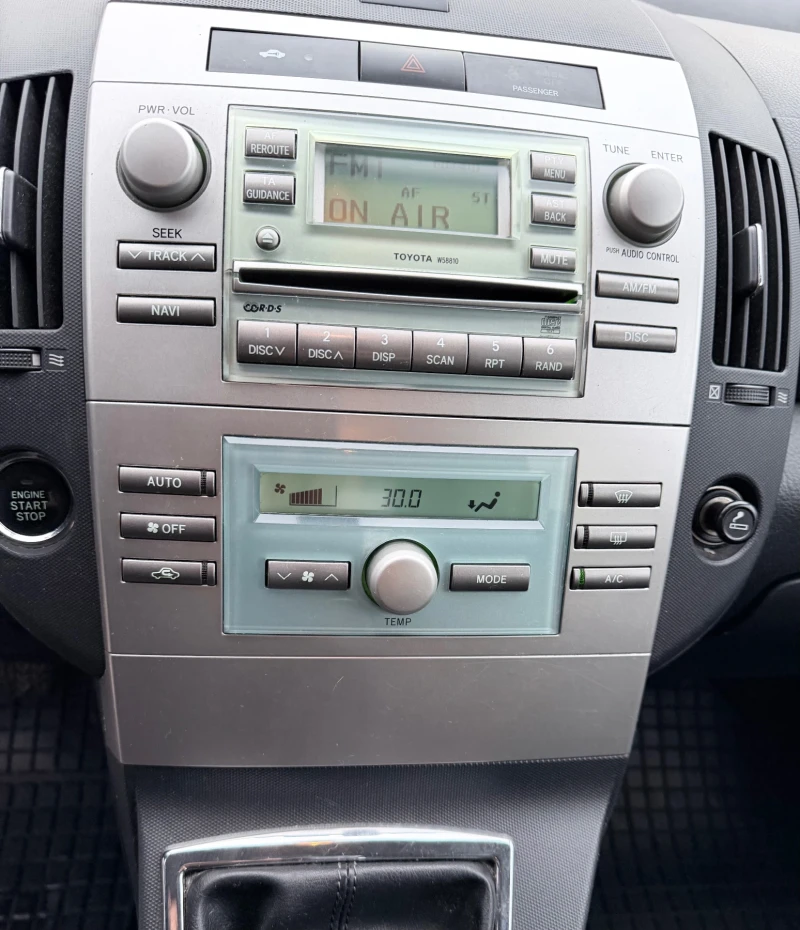 Toyota Corolla verso, снимка 13 - Автомобили и джипове - 53389806