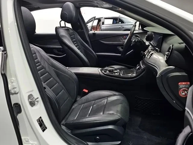 Mercedes-Benz E 350  Задно  - изображение 10
