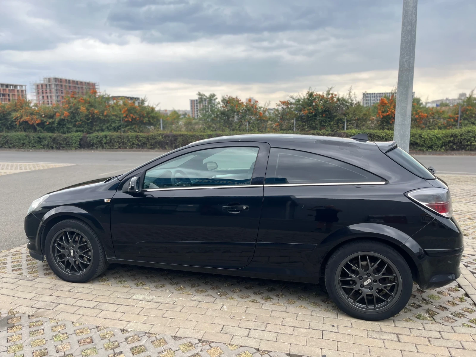 Opel Astra H GTC 1.7 CDTI - изображение 8