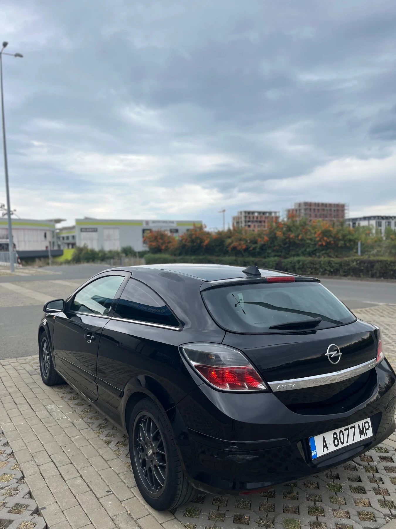 Opel Astra H GTC 1.7 CDTI - изображение 4