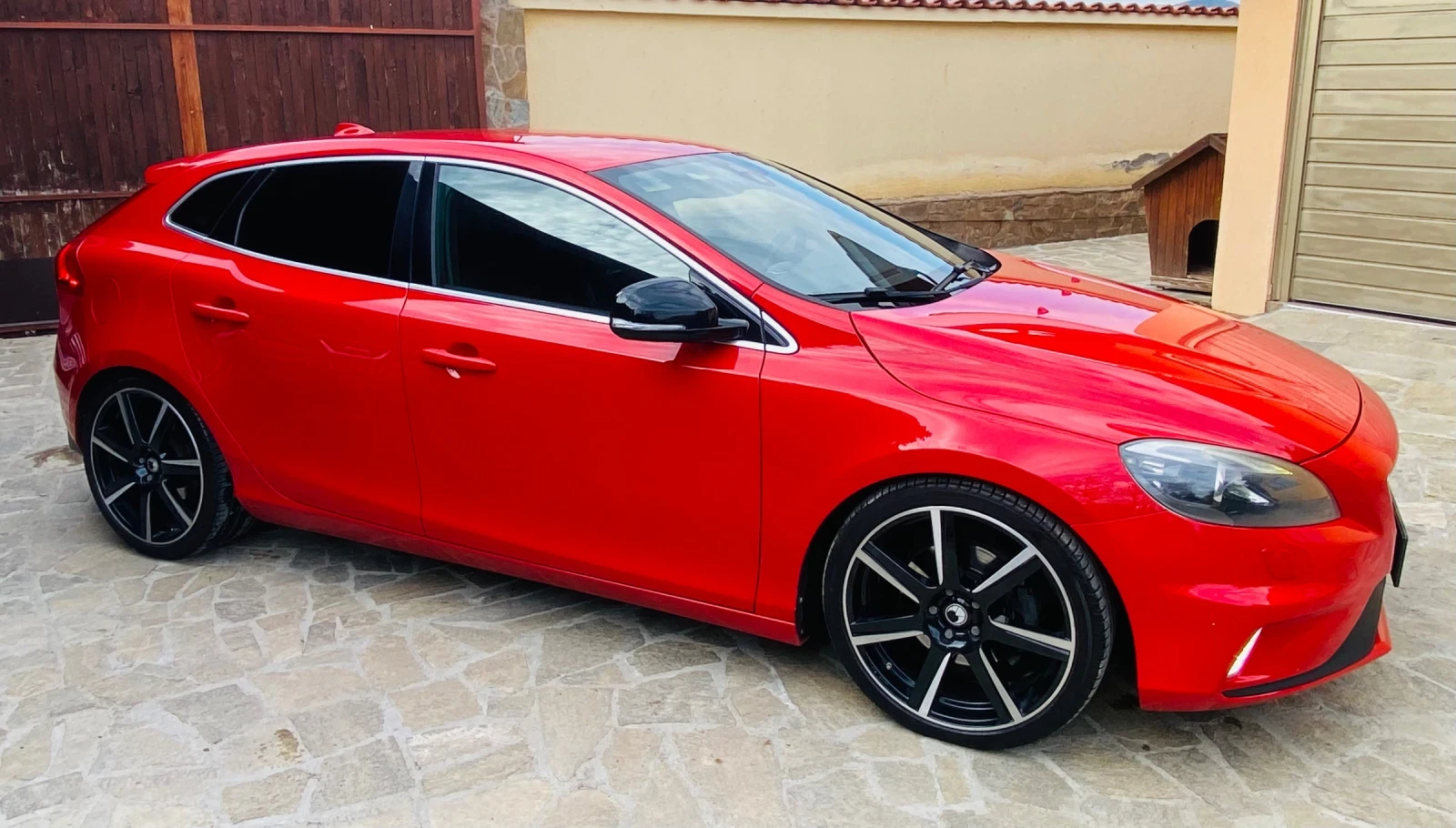 Volvo V40  R-design!HEICO tuning!, снимка 2 - Автомобили и джипове - 49586832