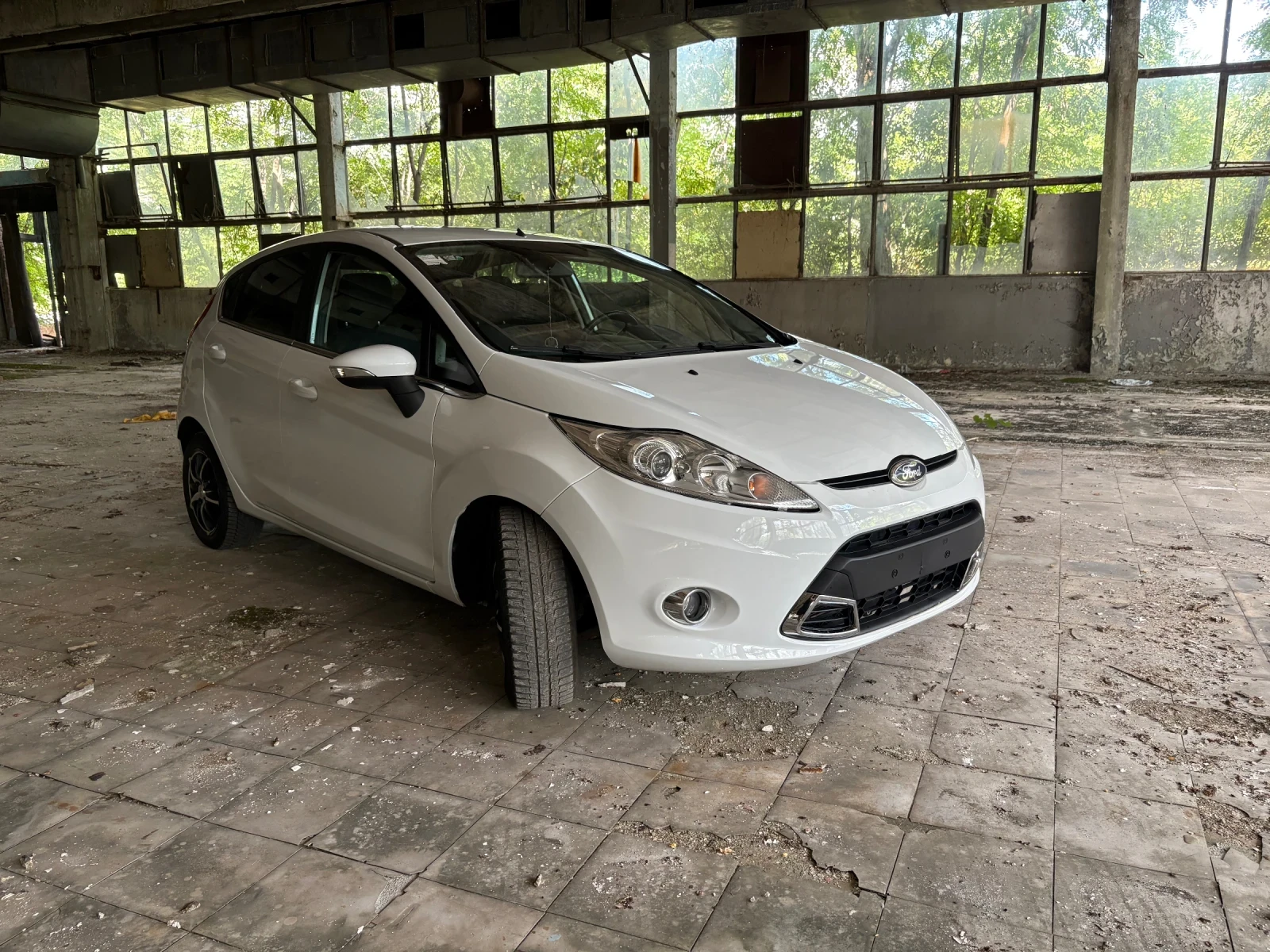 Ford Fiesta Titanium 1.4i - изображение 2