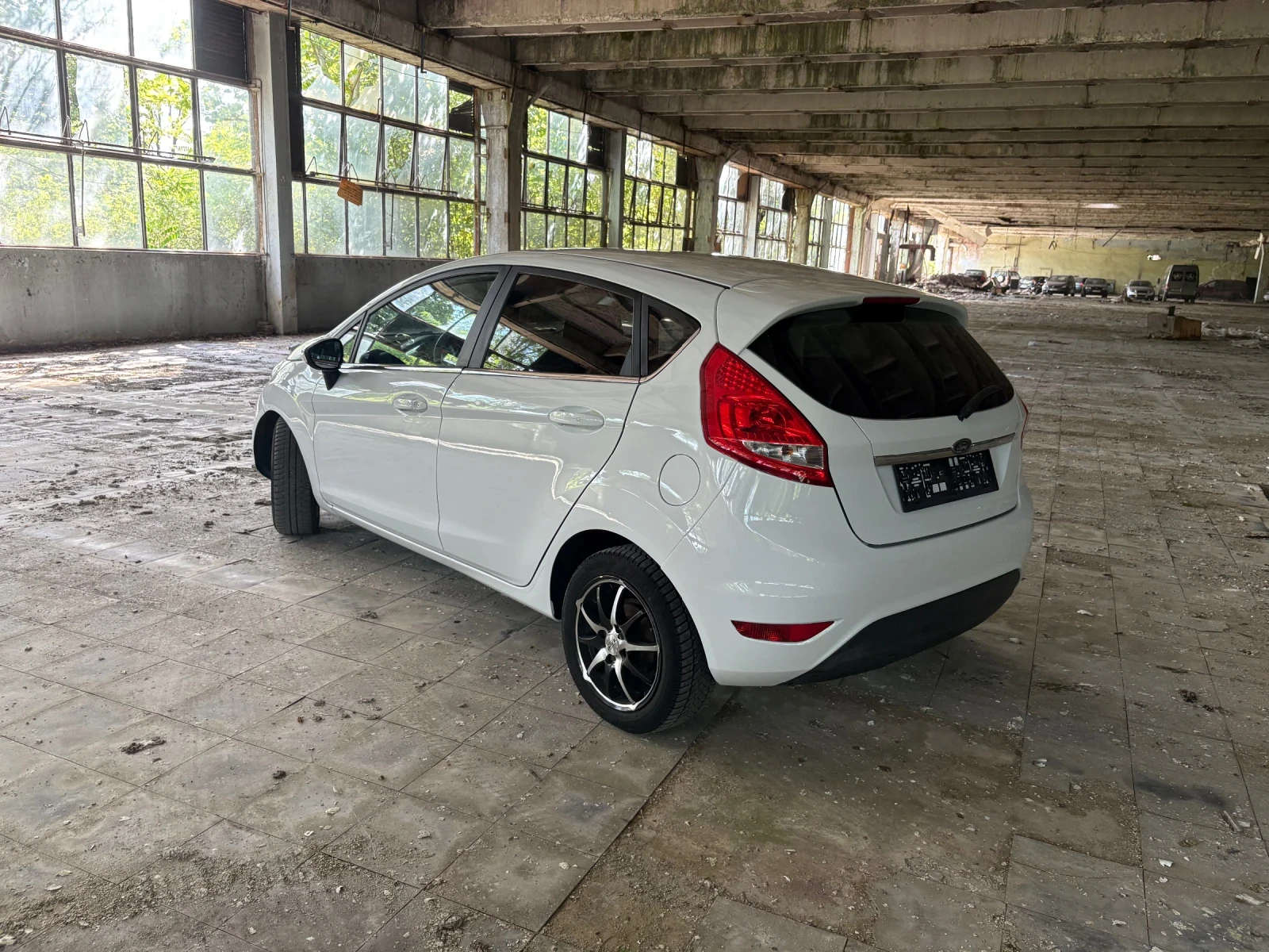 Ford Fiesta Titanium 1.4i - изображение 7