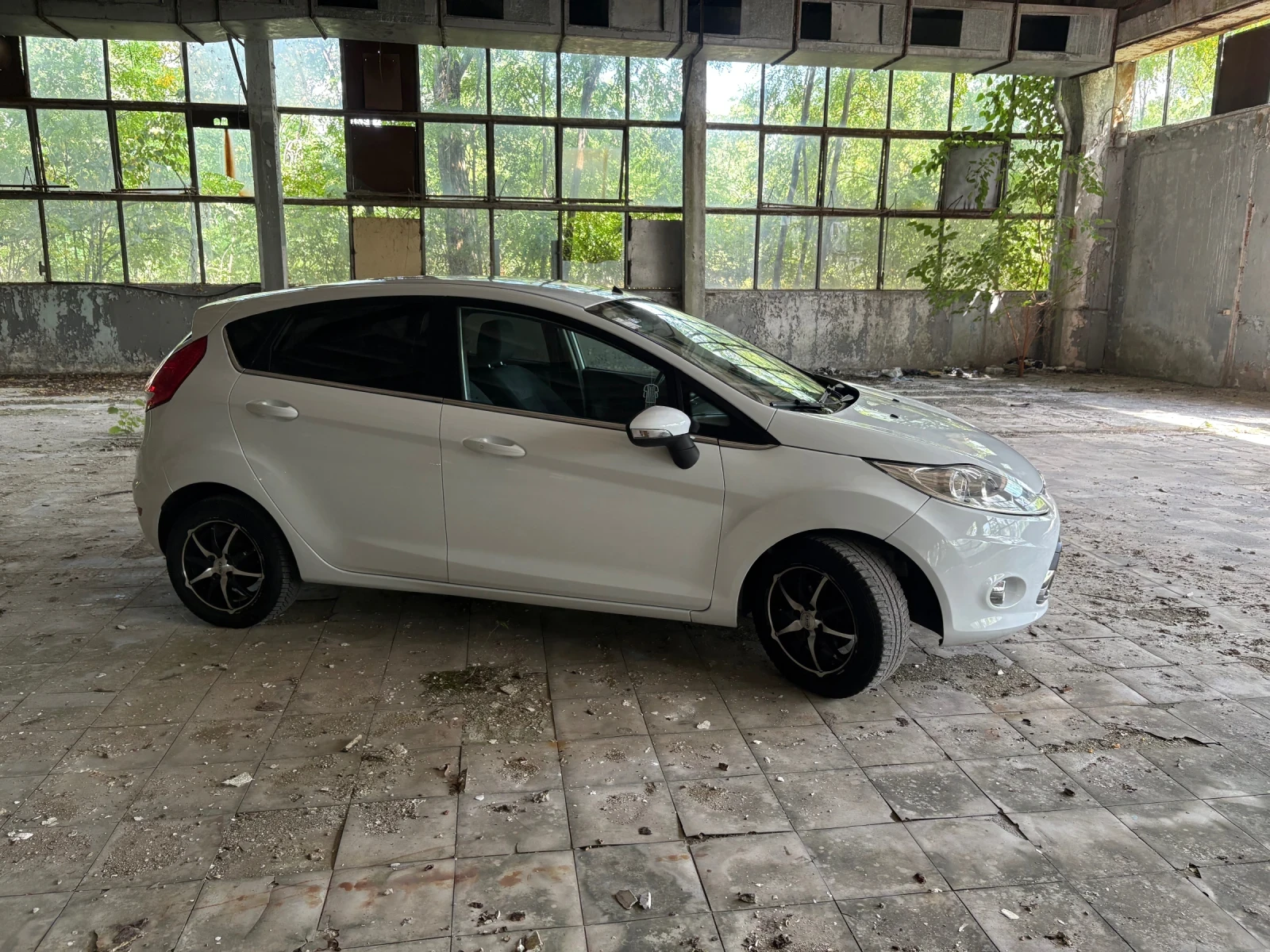 Ford Fiesta Titanium 1.4i - изображение 4