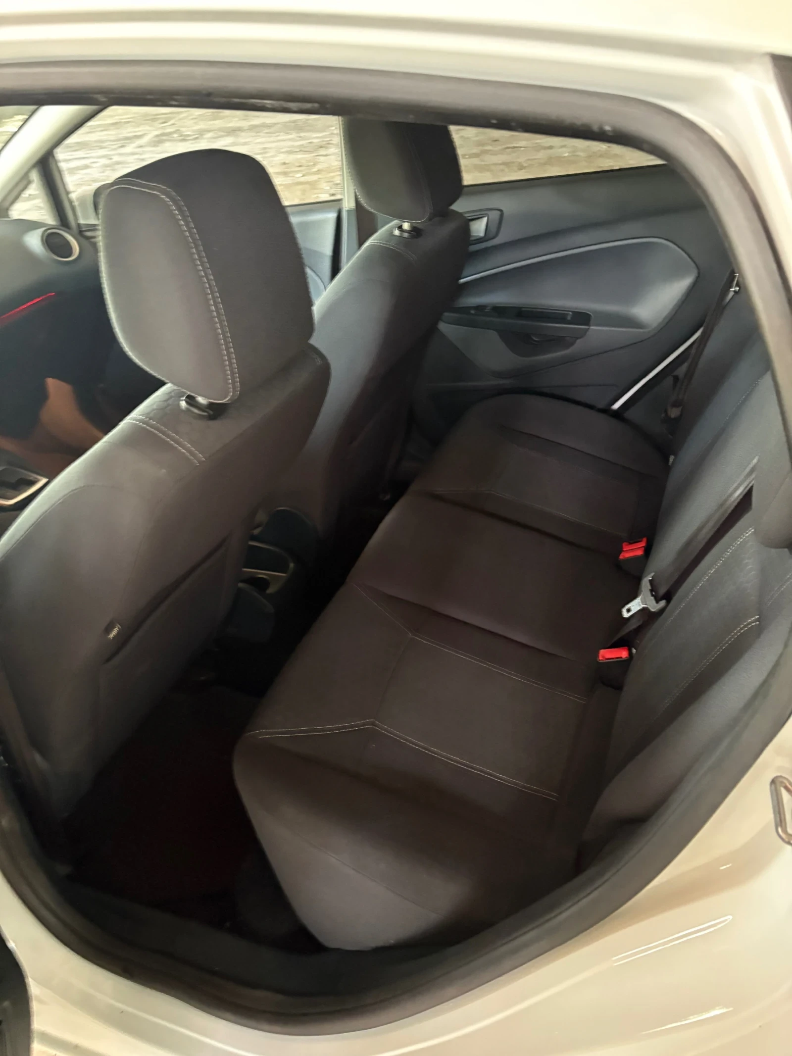 Ford Fiesta Titanium 1.4i - изображение 8