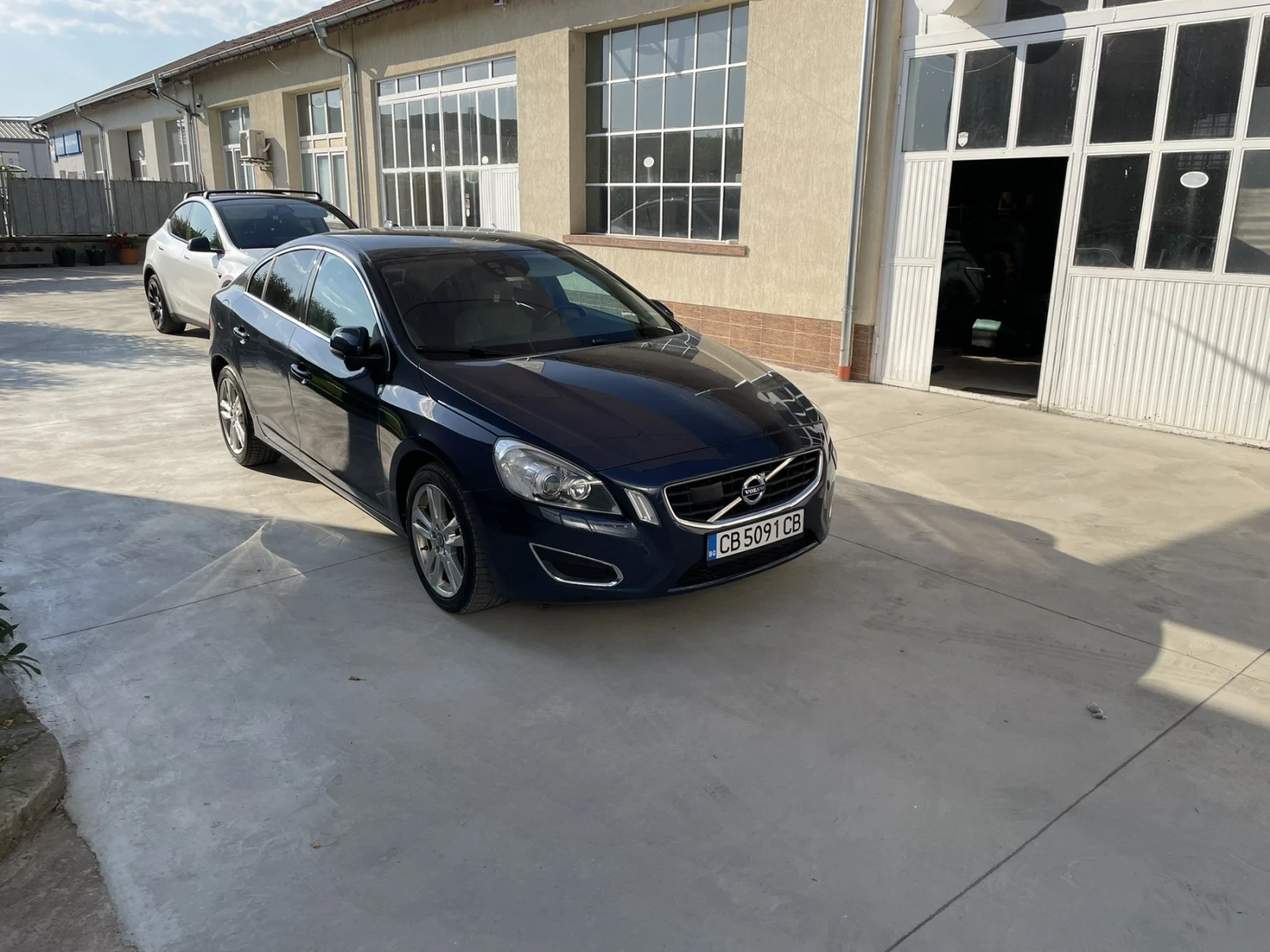 Volvo S60 2.4* BiTurbo* 205к.с* кожа* автомат* BiXenon - изображение 2