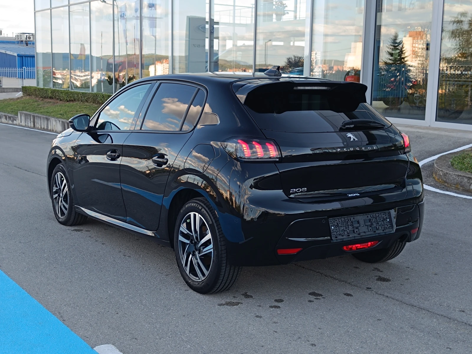 Peugeot 208 1.2 PureTech | GT-Line - изображение 6