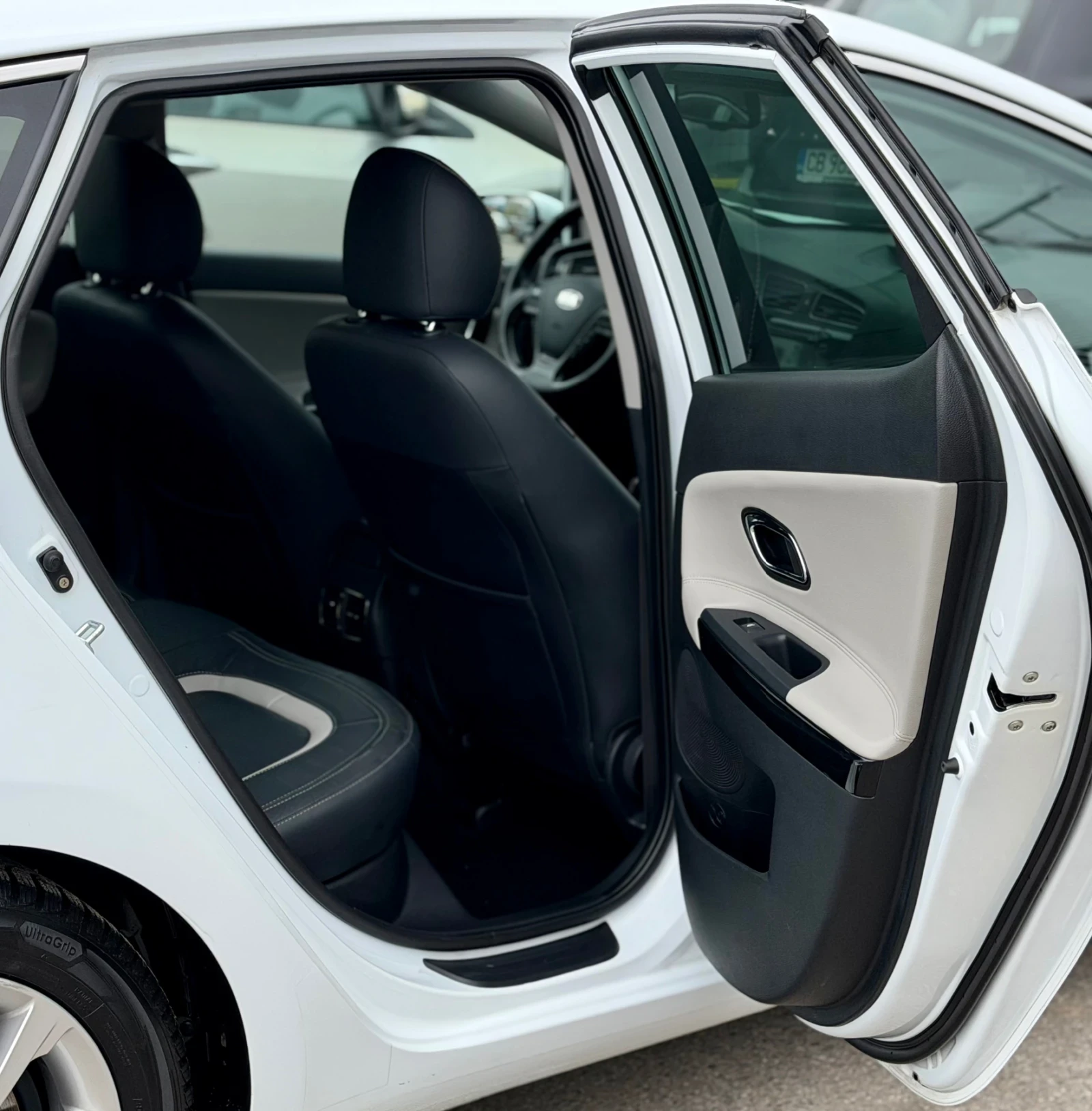 Kia Ceed 1.6 Premium   118    | Mobile.bg   9