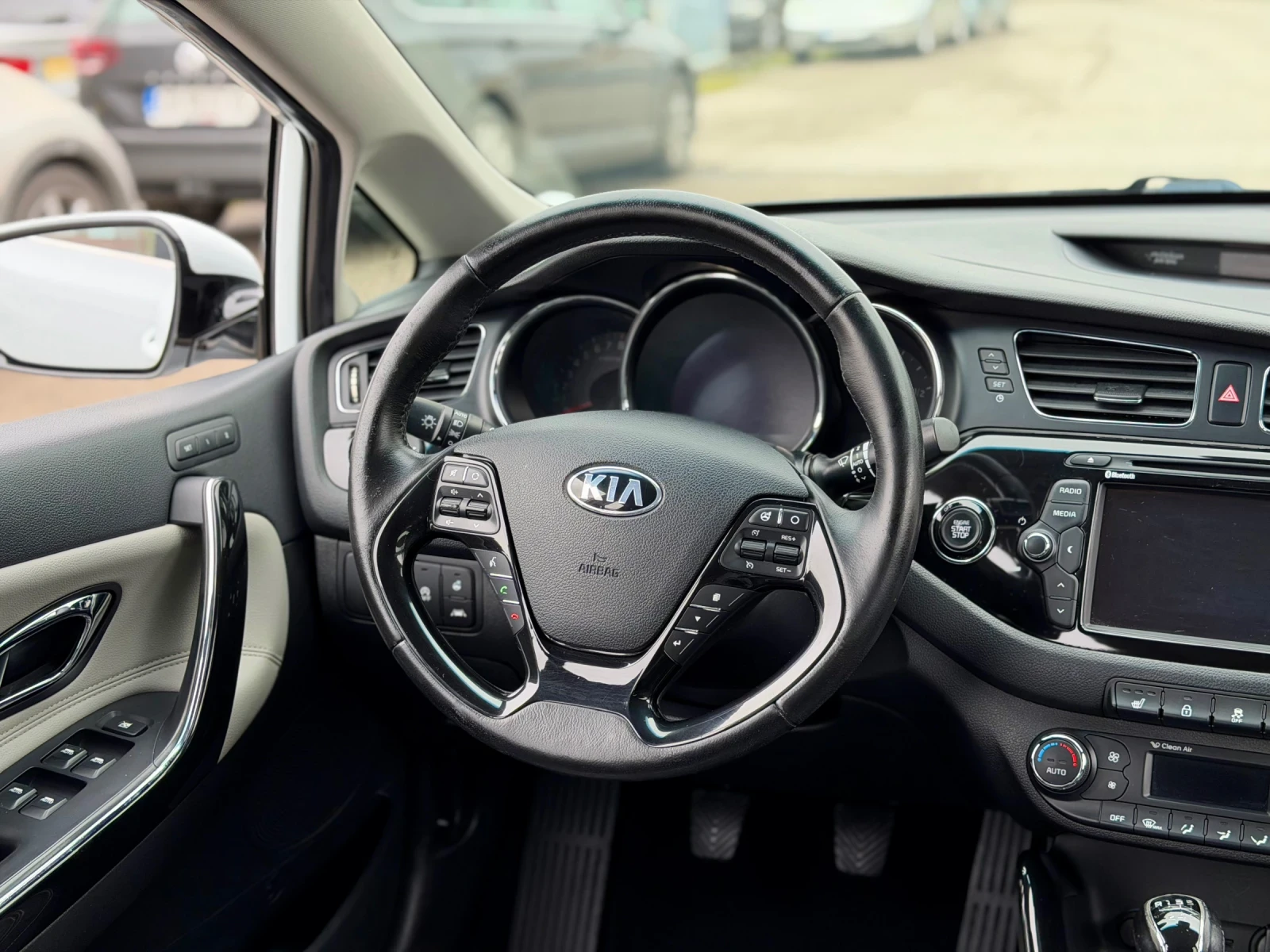 Kia Ceed 1.6 Premium   118    | Mobile.bg   13