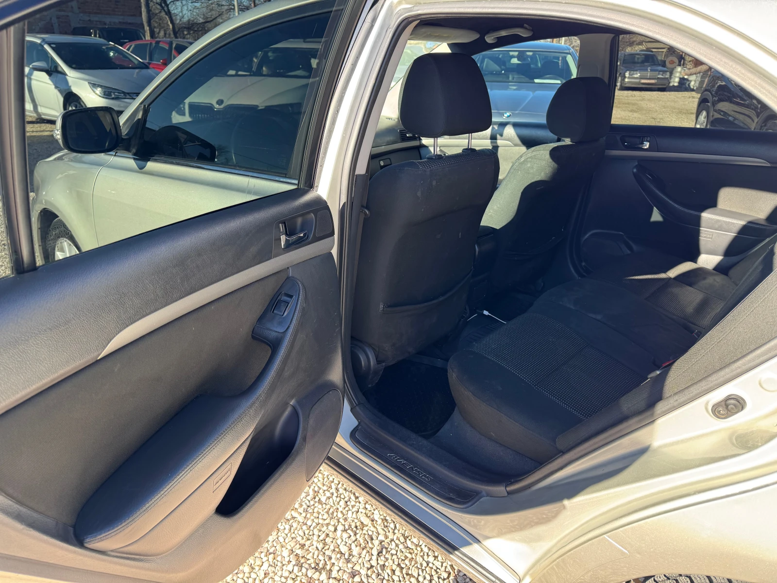 Toyota Avensis 6�������� | Mobile.bg � ����������� 9