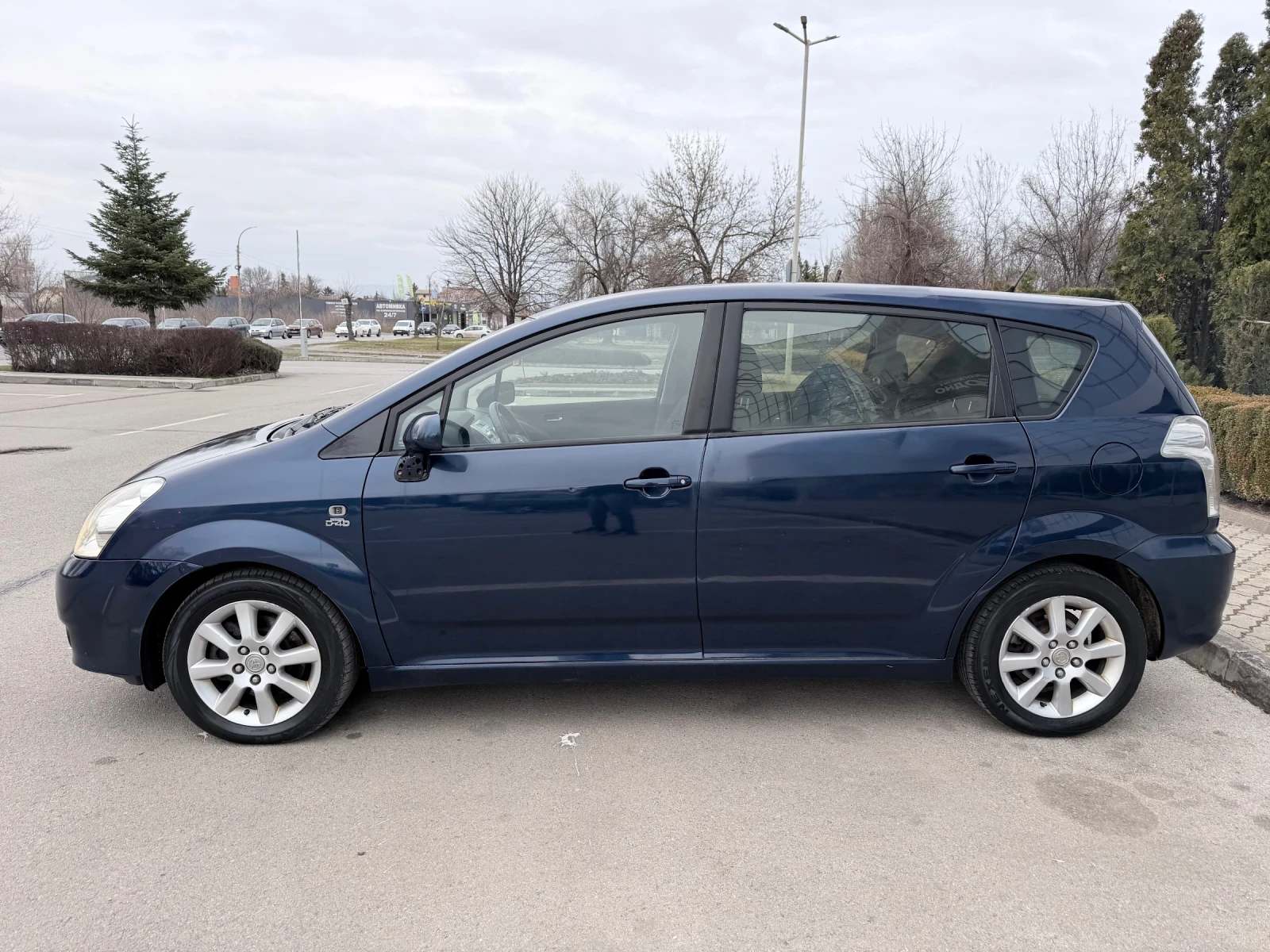 Toyota Corolla verso 7-МЕСТА!, снимка 6 - Автомобили и джипове - 53389806