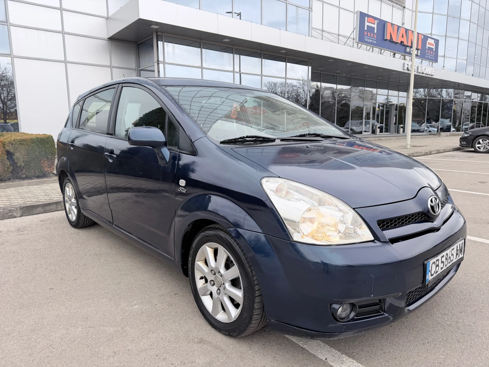 Toyota Corolla verso 7-МЕСТА!, снимка 2 - Автомобили и джипове - 53389806