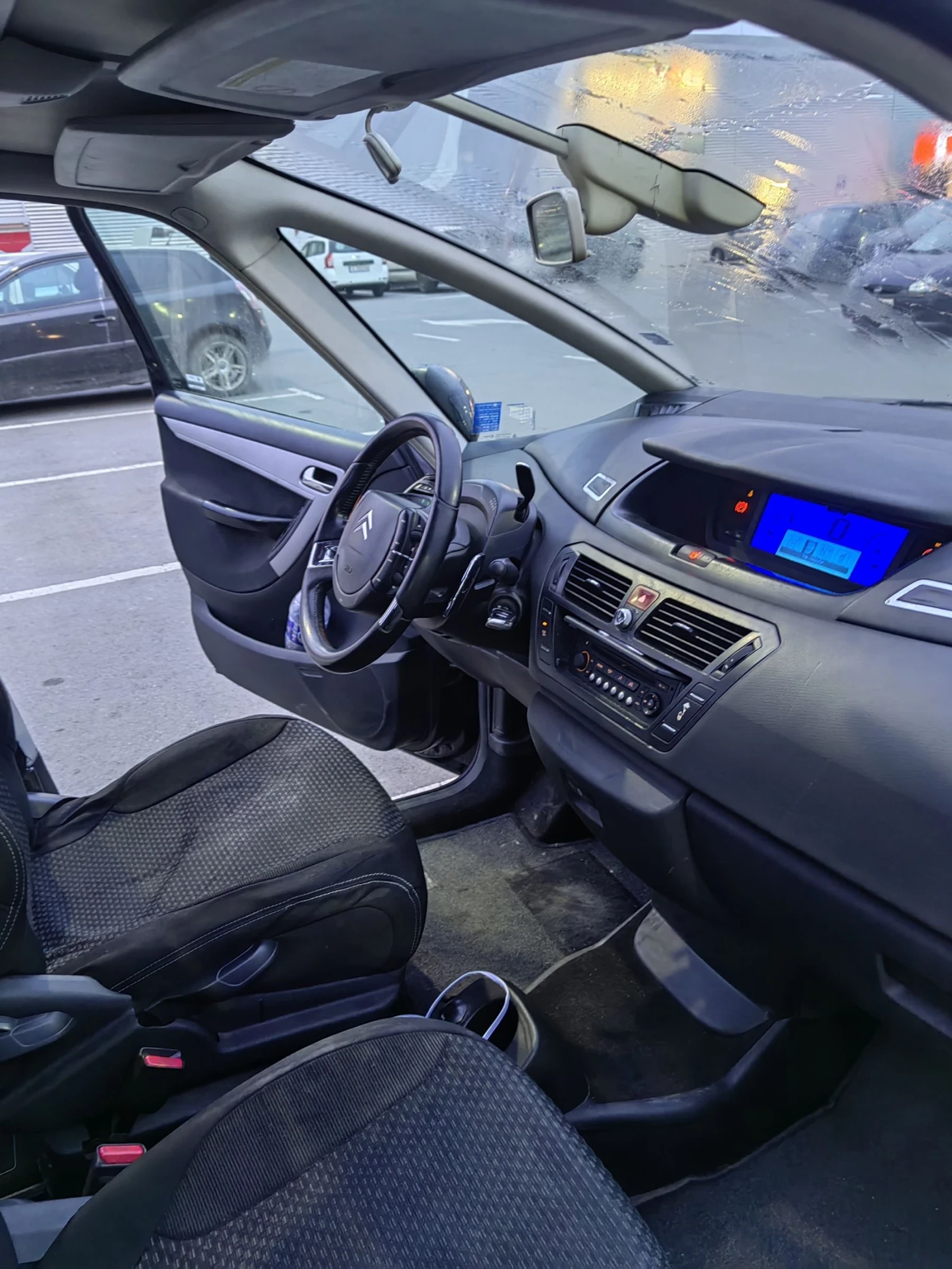 Citroen C4 Picasso, снимка 5 - Автомобили и джипове - 54040691