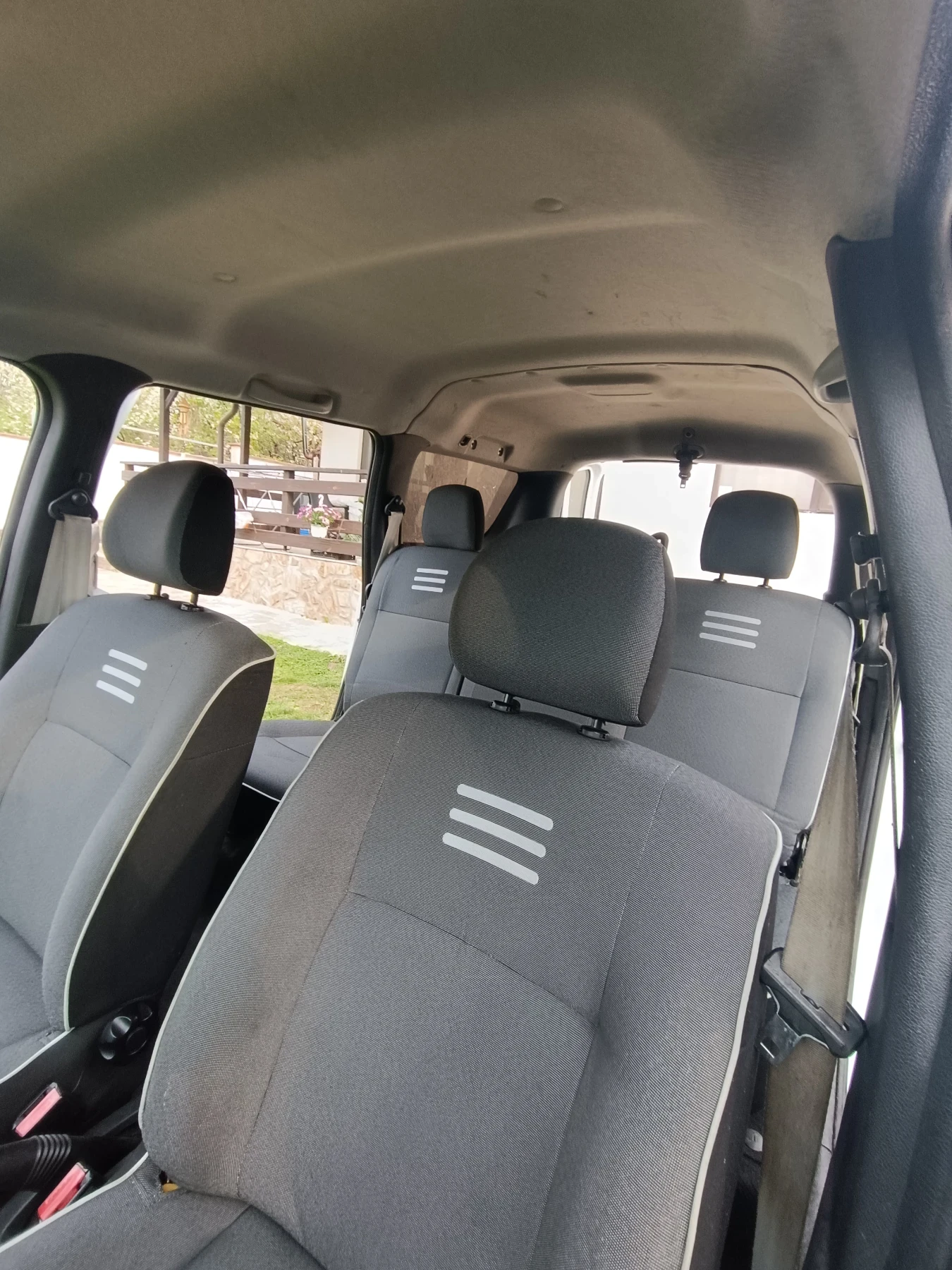 Dacia Logan, снимка 6 - Автомобили и джипове - 54242233