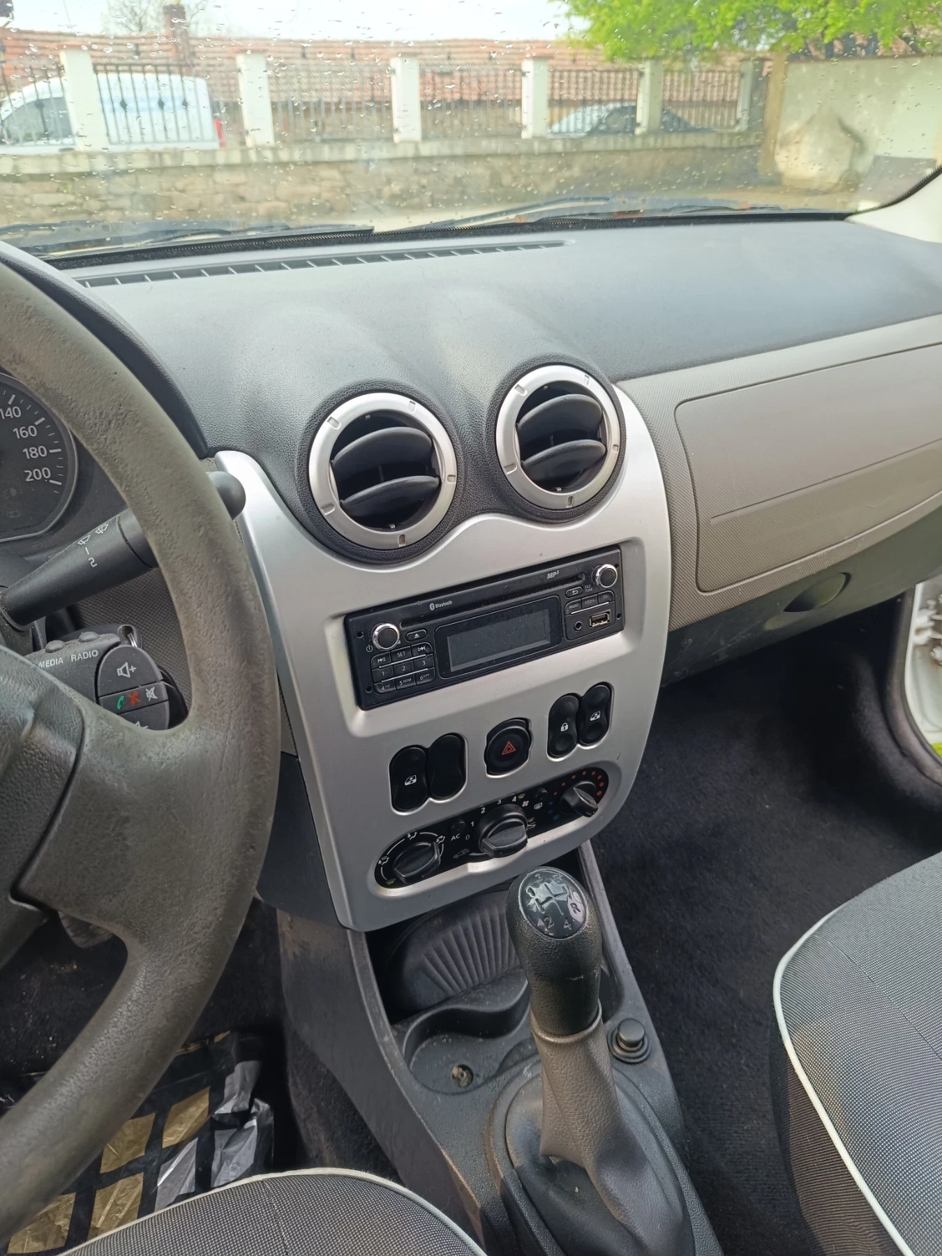 Dacia Logan, снимка 8 - Автомобили и джипове - 54242233