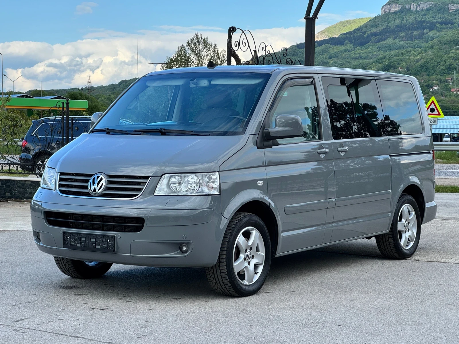 VW Multivan 2.5TDI АВТОМАТ HIGHLINE