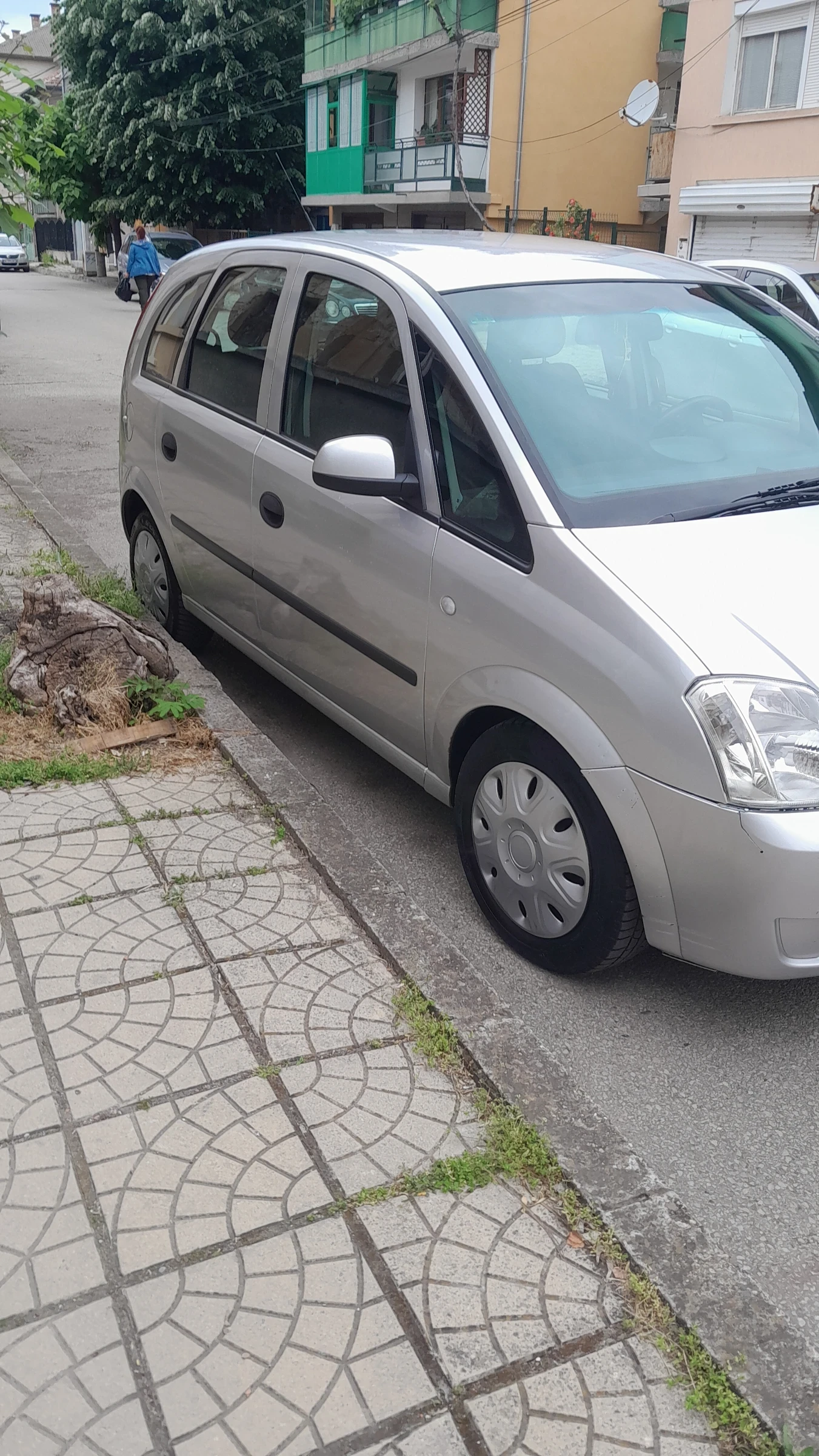 Opel Meriva, снимка 2 - Автомобили и джипове - 54642332