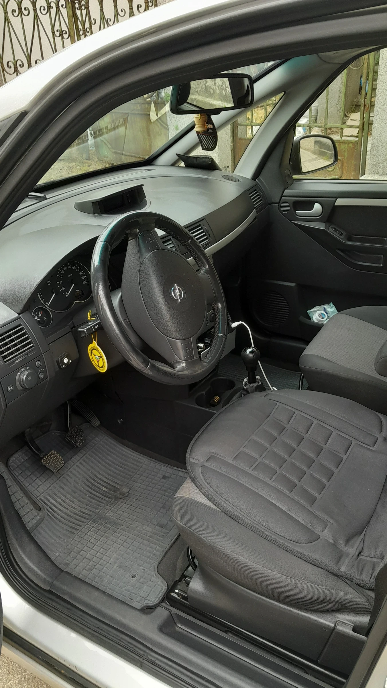 Opel Meriva, снимка 5 - Автомобили и джипове - 54642332