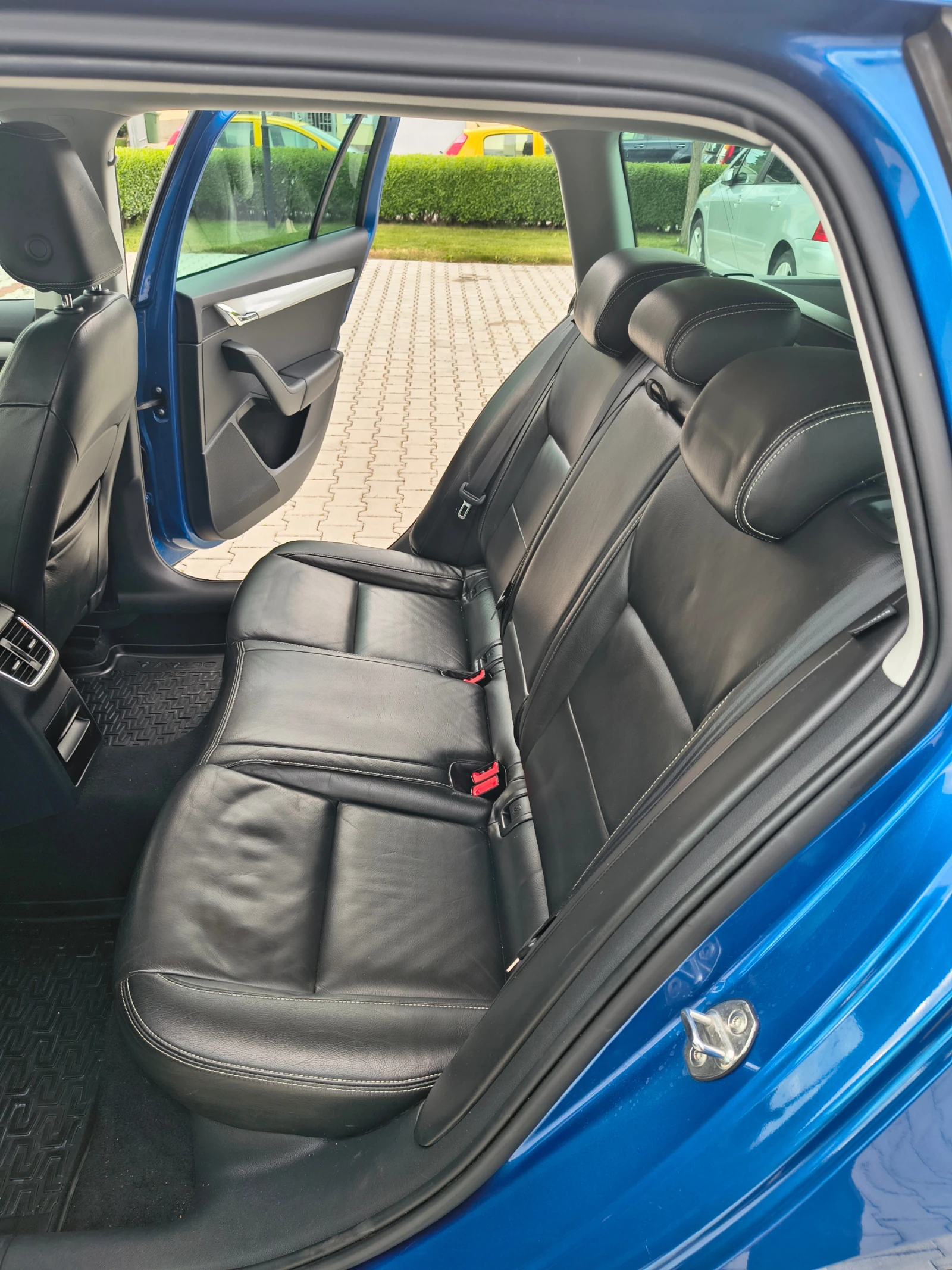 Skoda Octavia Greenline, снимка 11 - Автомобили и джипове - 54646751