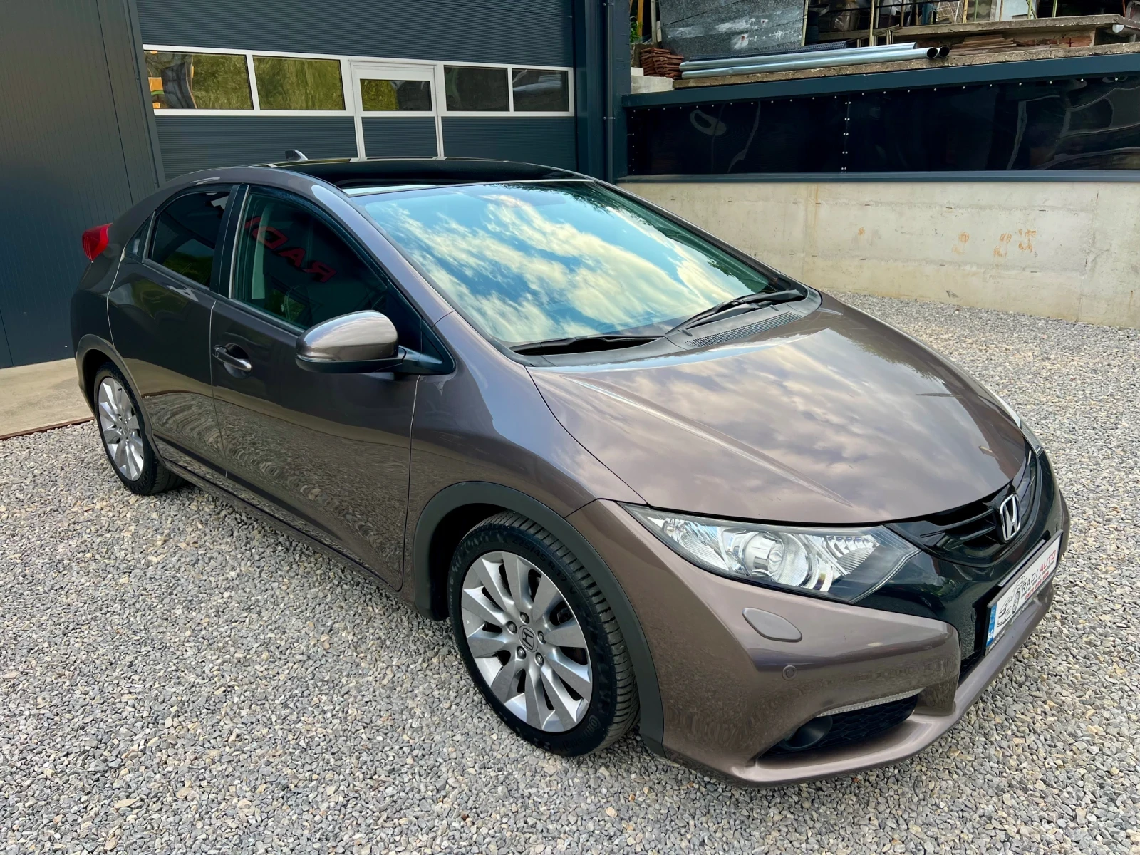 Honda Civic 1.8i Executive ШВЕЙЦАРИЯ, снимка 2 - Автомобили и джипове - 55388854