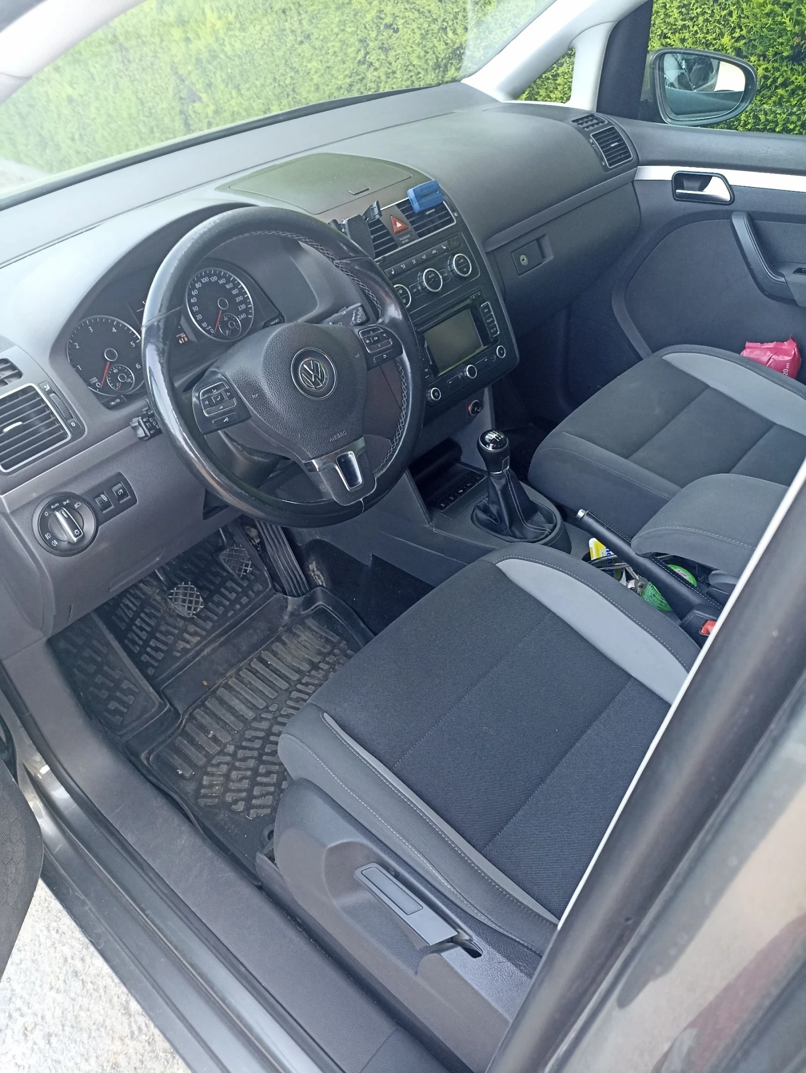 VW Touran, снимка 15 - Автомобили и джипове - 55404992