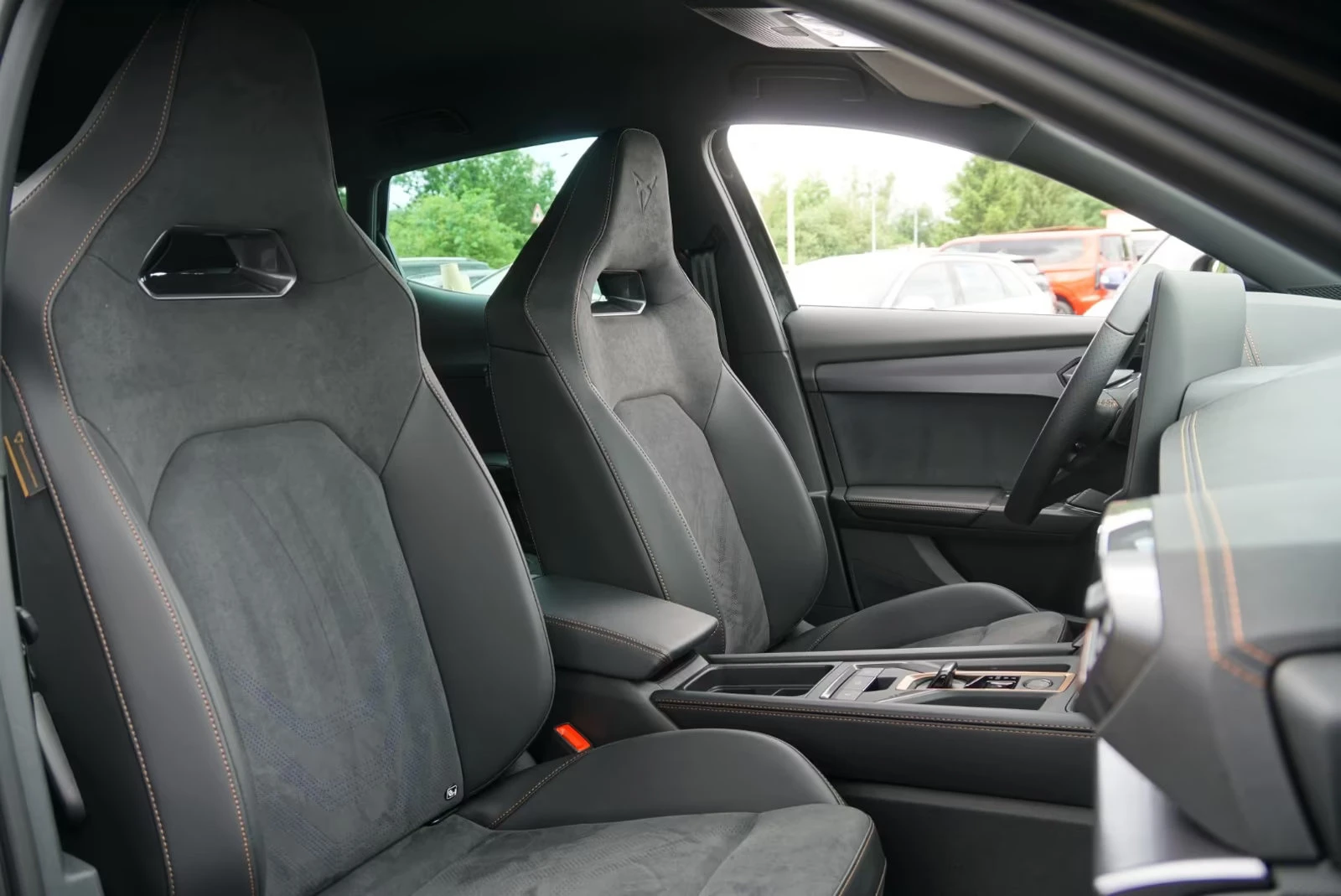 Cupra Formentor VZ/2.0/333HP/360/PANO/DSG/CARPLAY/KLESS/661z, снимка 14 - Автомобили и джипове - 55448903