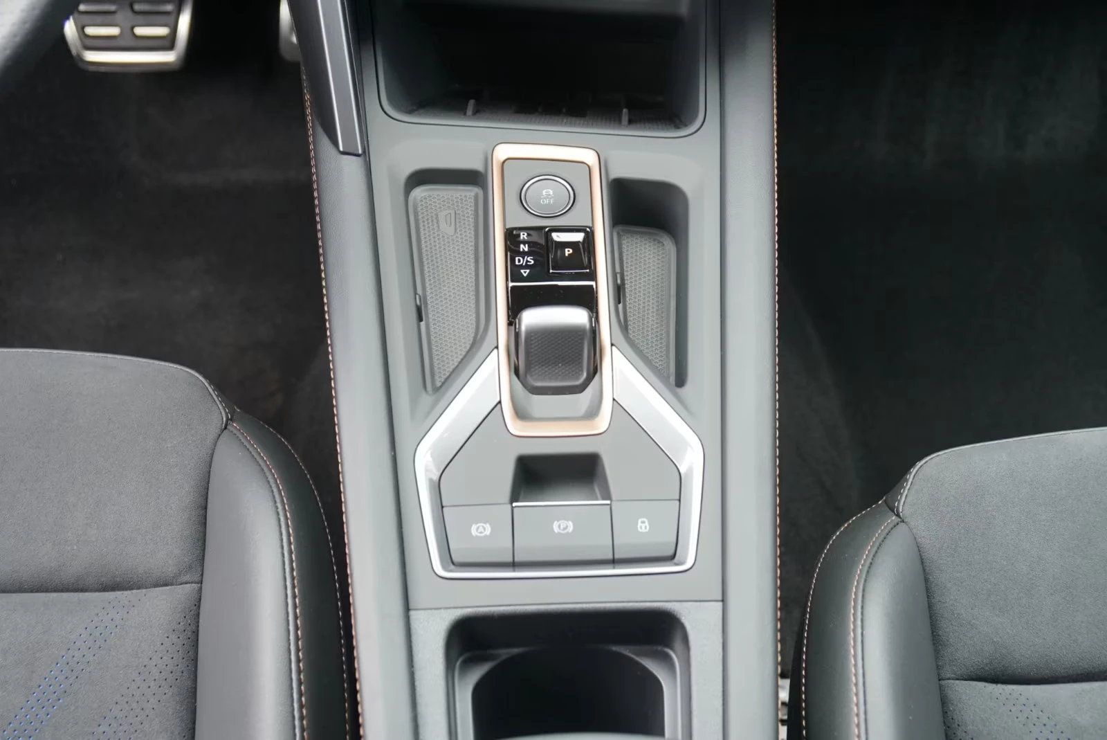Cupra Formentor VZ/2.0/333HP/360/PANO/DSG/CARPLAY/KLESS/661z, снимка 16 - Автомобили и джипове - 55448903