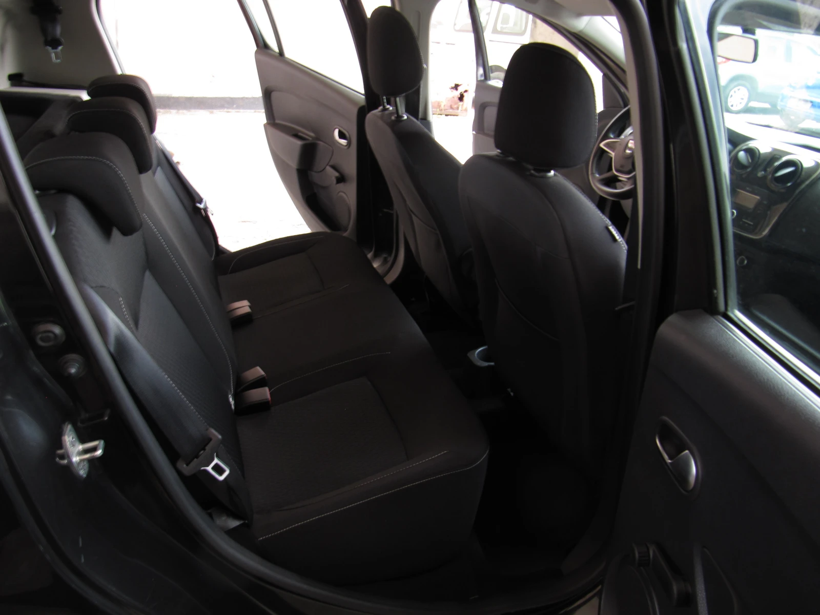 Dacia Sandero 0.9TCE LPG Фабр.газов инжекцион, снимка 13 - Автомобили и джипове - 55984679
