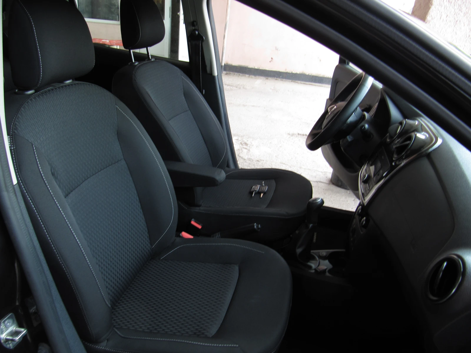Dacia Sandero 0.9TCE LPG Фабр.газов инжекцион, снимка 12 - Автомобили и джипове - 55984679